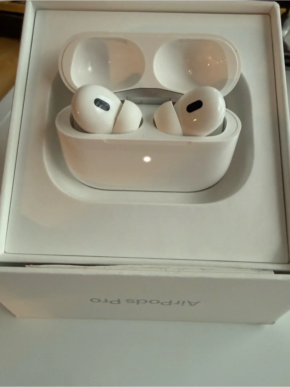 Apple White AirPods Pro 2 with Wireless Charging Case